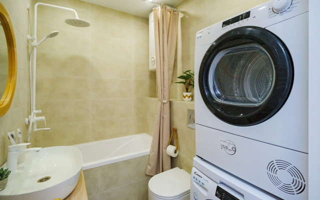 Uyutnaya i novaya studiya v Kudepste Apartments