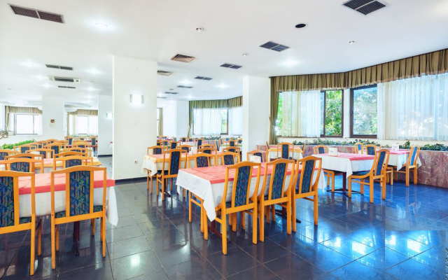 Sunshine Hotel