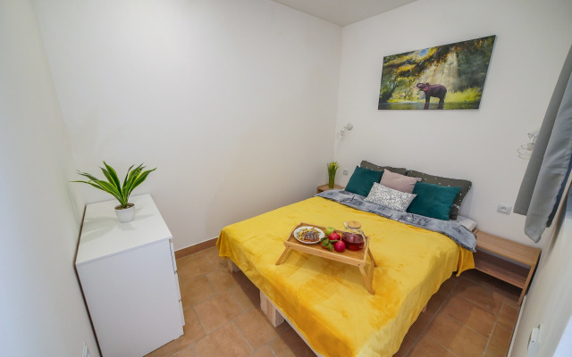 Квартира Стильная новая 2-комнатная студия