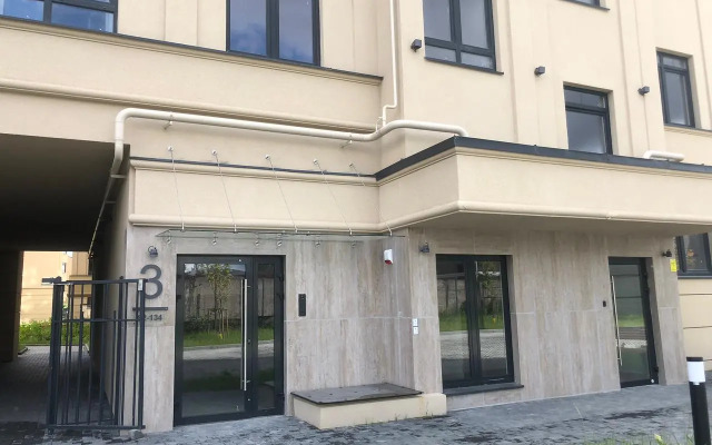 Апартаменты Пикассо - индустриальный шик с яркими акцентами