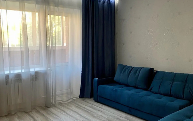 Апартаменты 2-комнатные с закрытой территорией на Захарова 26