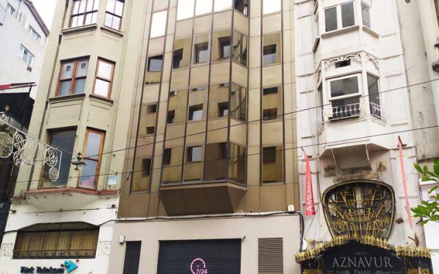 Golden Street Hotel