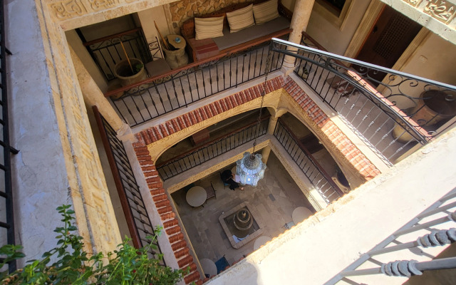 Al Madina Riad Hotel