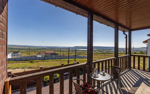 Ogromnaya S Shikarnym Vidom Flat