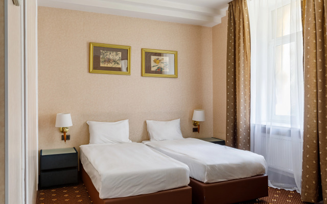 Oksana Hotel