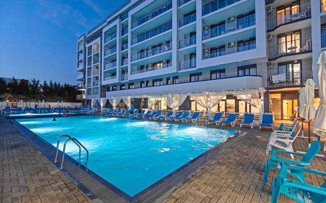 7 Nebo Apart-Hotel