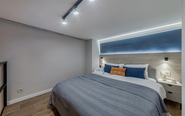 Квартира Двухуровневая студия Smart Host на Казакова 7