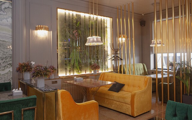 GUSTO Hotel