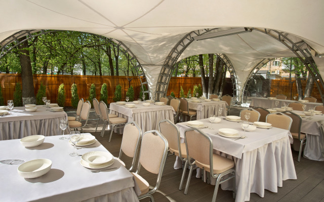 Oksana Hotel