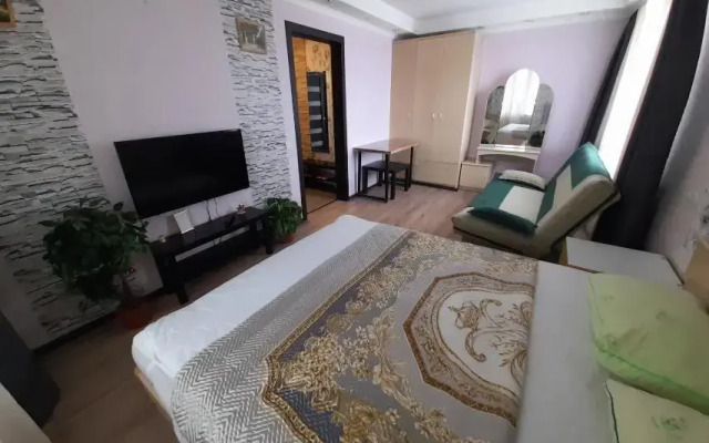 Квартира двухкомнатная с красивым видом и балконом в Октябрьском районе