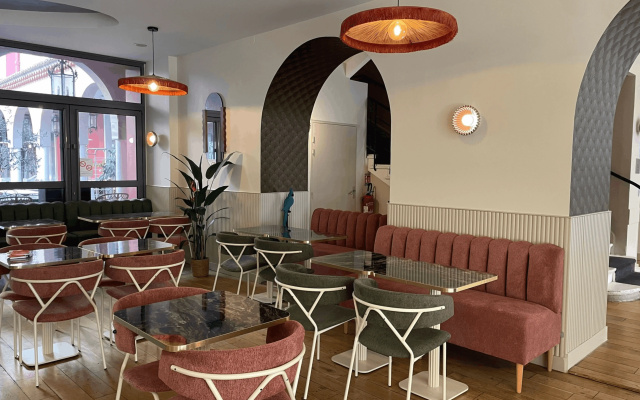 De Paris Hotel