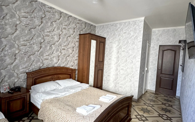 Dvin Guest House