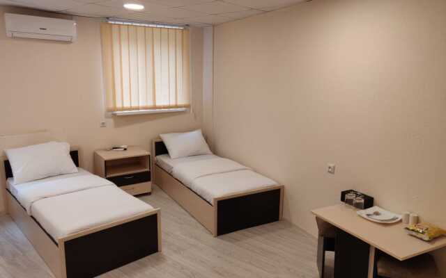 Shree Gopal Gayatri Lok Deluxe Hotel