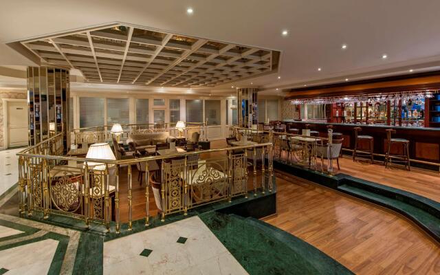 Elite World Comfy Taksim
