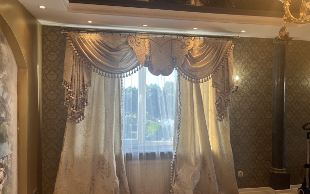 S Basseynom, Saunoy  i Kaminom Private House