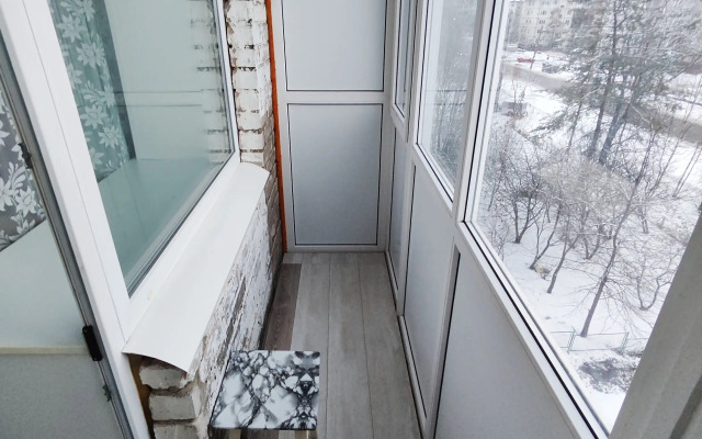 Na Ulitse Krasnykh Partizan 17 Apartament