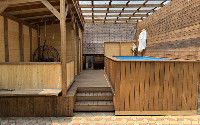 Частный дом с теплым бассейном и баней в Кисловодске