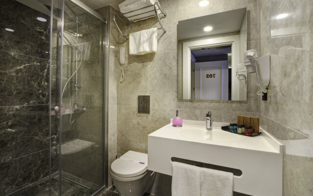 Dora Pera Hotel