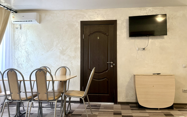 Gostevye Domiki U Termalnykh Istochnikov Ot Travel Khotels Anturazh Guest House