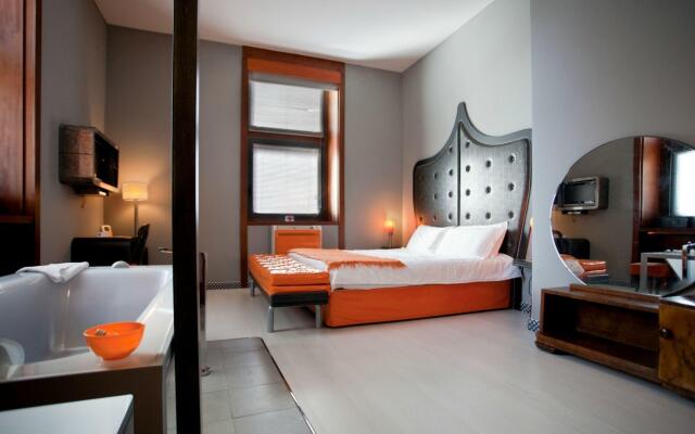Orange Hotel