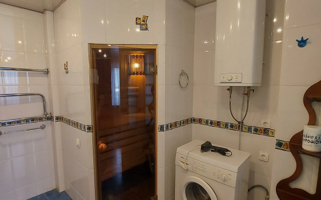Bolshaya Kvartira S Saunoy Flat