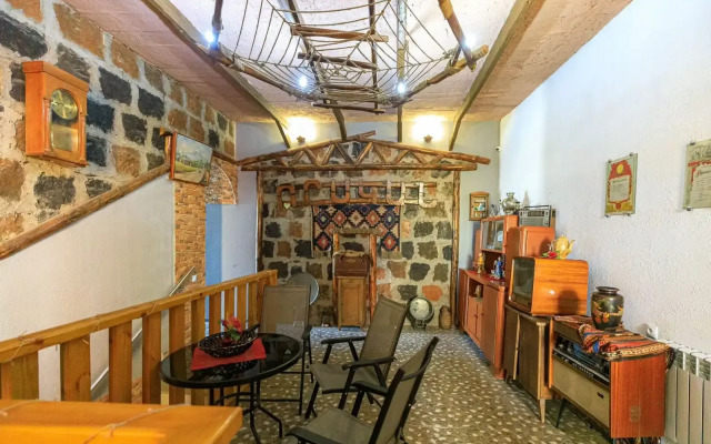 Alpina Yerevan Hotel