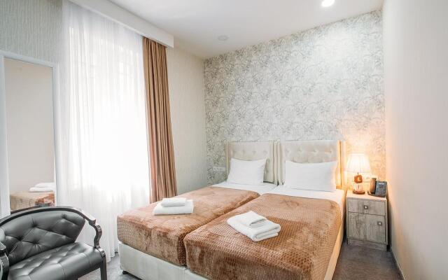 Aivani Hotel