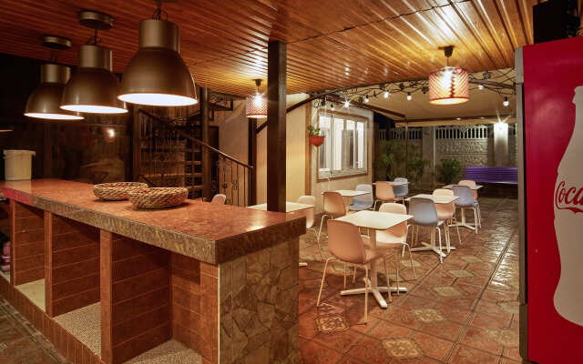 Hotel Chernomorskiy Bereg