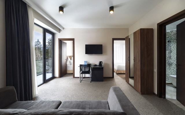 Auroom Resort Hotel