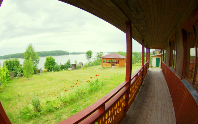 База отдыха У Максимыча на Селигере