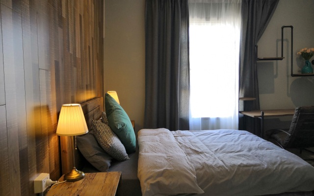 Summers' Holiday Inn Mini-Hotel