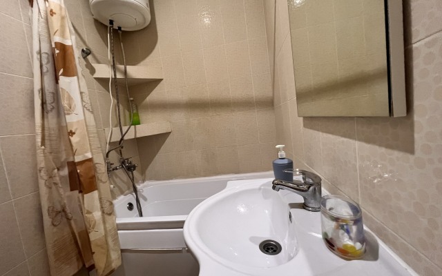 Апартаменты 2кв Центр Уютная на Геологоразведчиков 44а