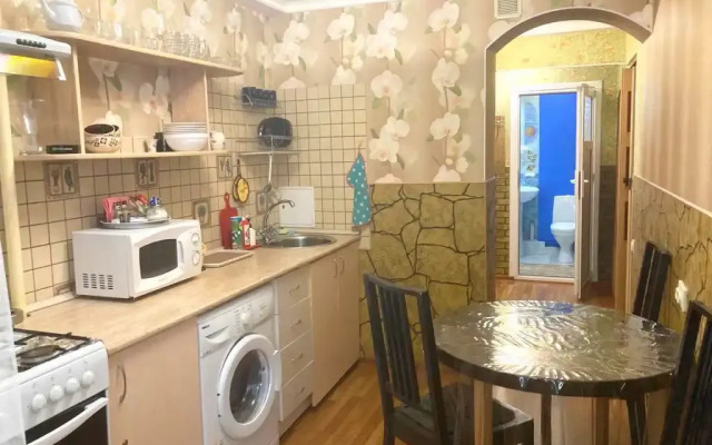 Апартаменты Широкая 34