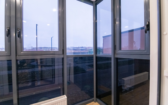 V Tikhom Rayone Na Dvoikh Apartments