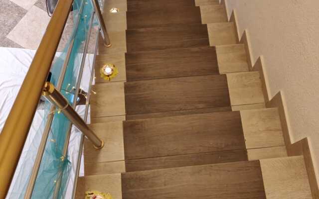 Shree Gopal Gayatri Lok Deluxe Hotel