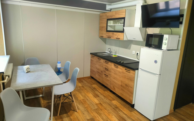 Uyutnaya Studiya Okolo Ozera Apartments