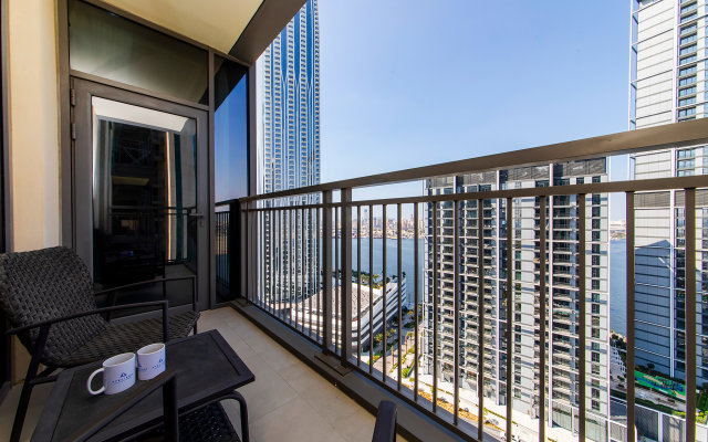 Urban 2Br with Harbour Views at Creek Rise Tower Apartments