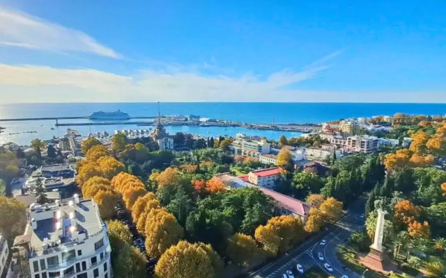 Апартаменты с Шикарным Видом на Море в Центре Сочи