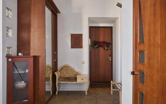 Dvukhetazhnye Na Tverskoy V 5 Minutakh Ot Kremlya Apartments
