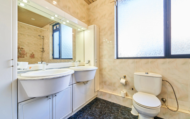320 m² in the Very Center of Sochi Private House