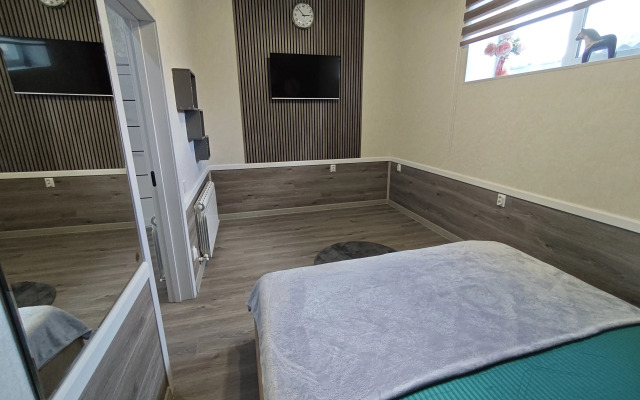 Na Krasnoy Armii 136/1 Apartments