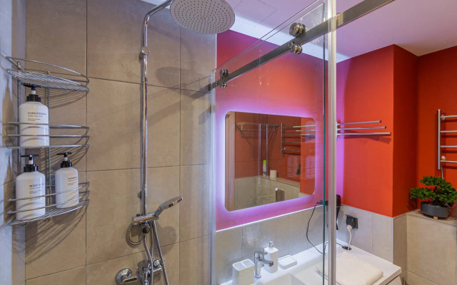 Апартаменты Смарт студии у метро и вокзала SalutApart 2W