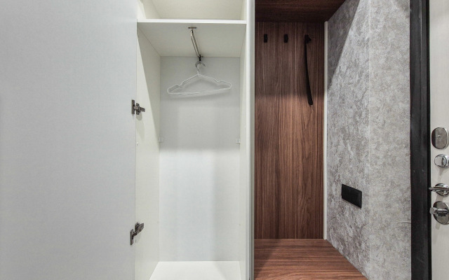 Studiya V Zhk Flora S Dizaynerskim Remontom Flat