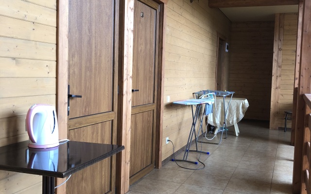Elina Guest House