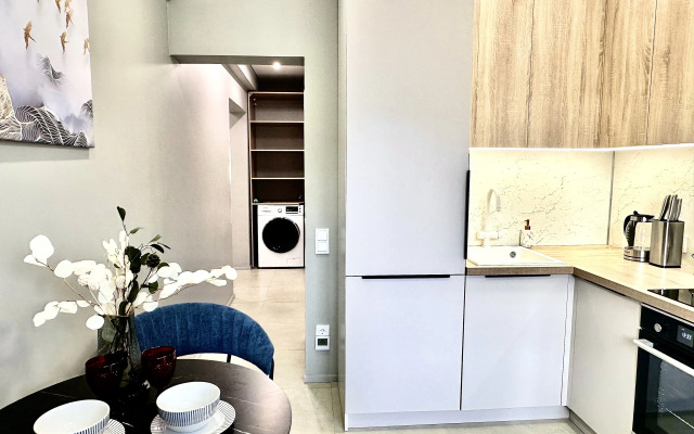 Lyuks S 2-Mya Balkonami I Dizaynerskim Remontom Flat