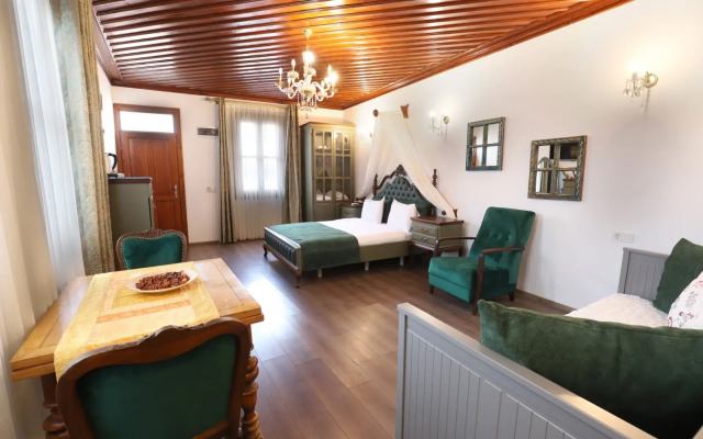 Отель White Garden