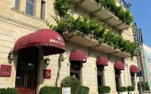 Shah Palace Luxury Museum Hotel