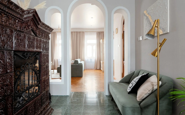 Квартира GM Apartments Новая и тихая Трехкомнатная на Тверской