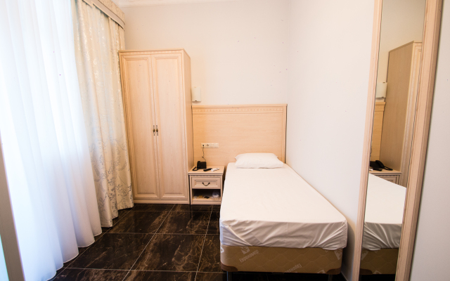 Goluboe Ozero Hotel