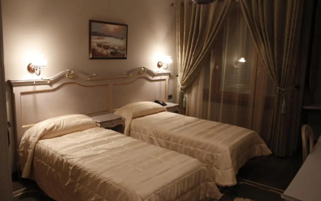 Victoria Hotel